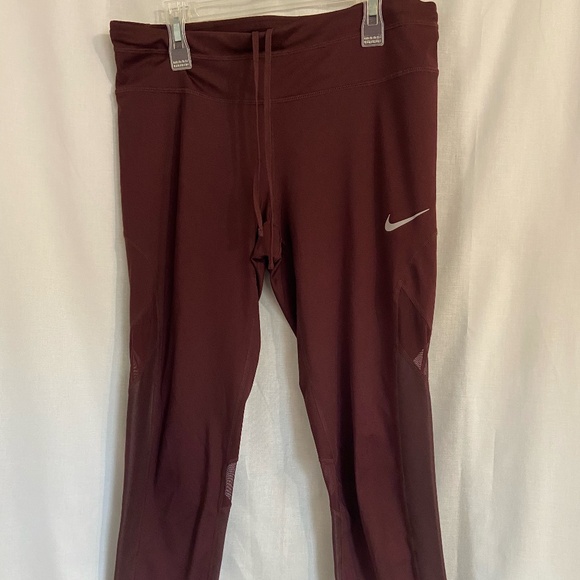 Womens Nike capri leggings~maroon~large~dri fit~mesh accent~drawstring~pocket - Picture 1 of 8